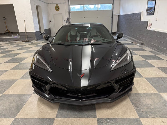 Chevrolet Corvette 2 of 5
