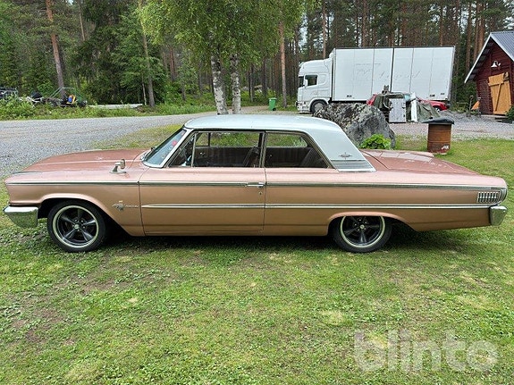 Ford Galaxie 8 of 12