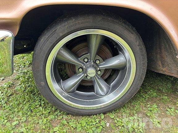 Ford Galaxie 11 of 12