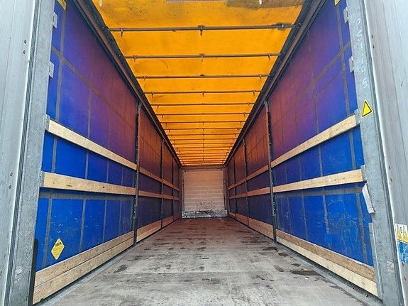 Schmitz Cargobull Trailer Curtainsider Sliding Roof Straight 7 of 11