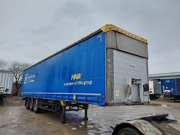 Schmitz Cargobull Trailer Curtainsider Sliding Roof Straight 2 of 11