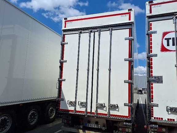VAK OY Trailer Reefer Drawbar Straight 2 of 4