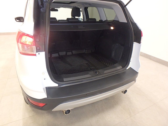 Ford Kuga 4 of 5