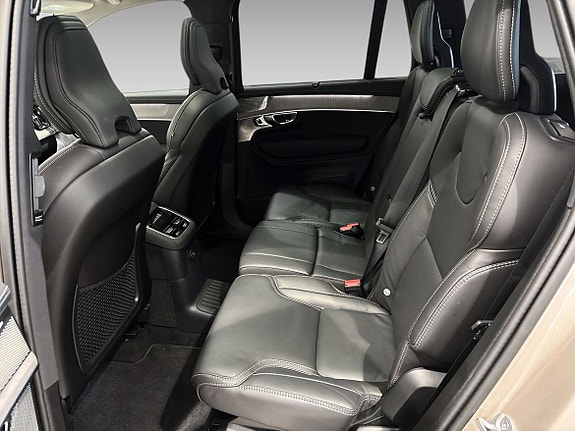 Volvo XC90 4 of 5
