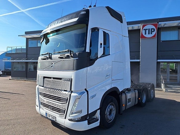 Volvo Vehicle Tractor 6x2-2 Standard