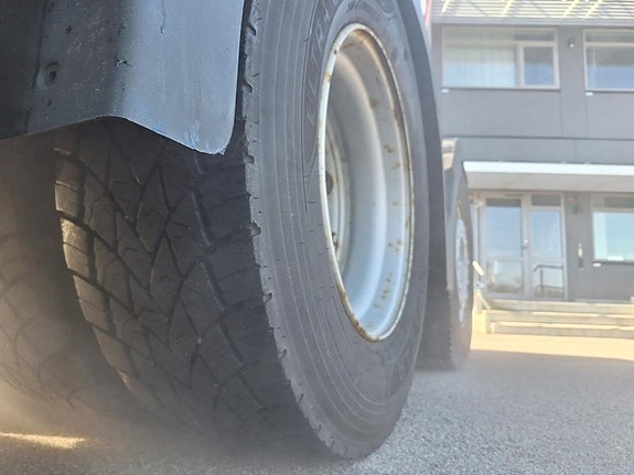 Volvo Vehicle Tractor 6x2-2 Standard 10 of 17