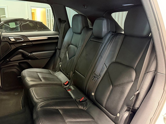 Porsche Cayenne 17 of 19