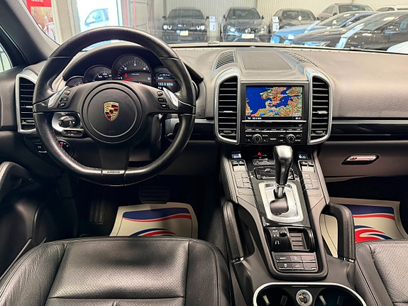 Porsche Cayenne 9 of 19