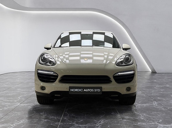 Porsche Cayenne 8 of 19