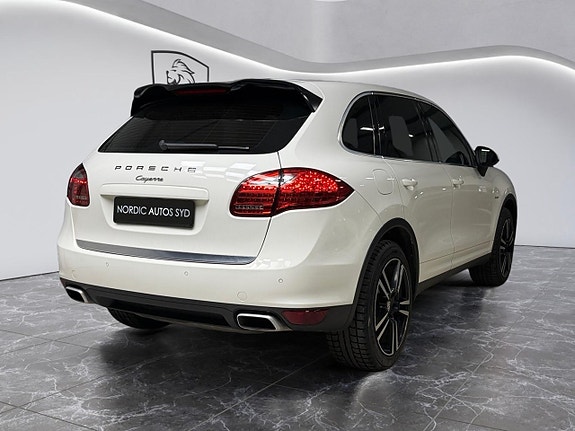 Porsche Cayenne 5 of 5