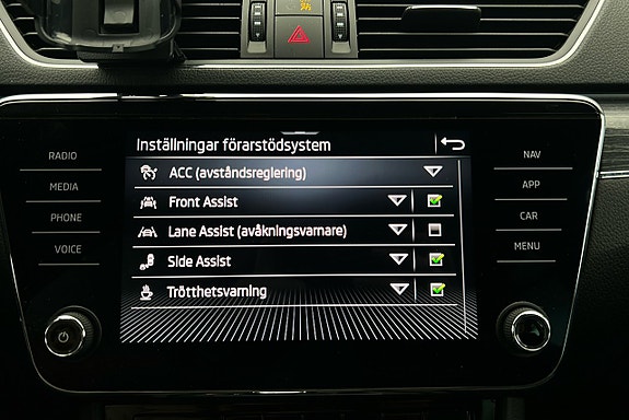 Skoda Superb 24 of 28