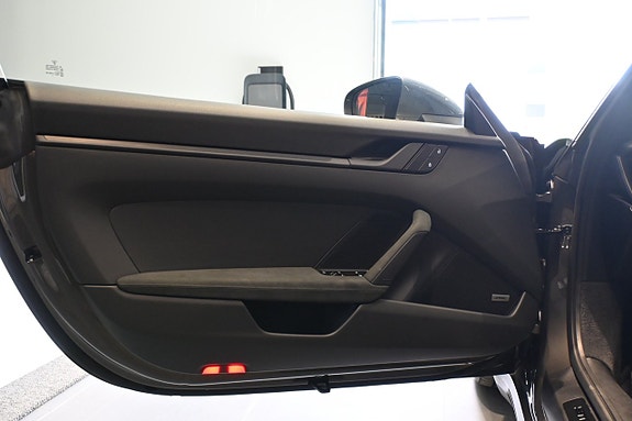 Porsche 911 Carrera 4 GTS 12 of 23