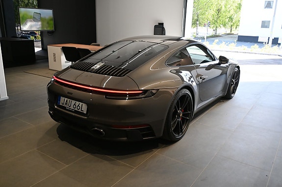 Porsche 911 Carrera 4 GTS 7 of 23