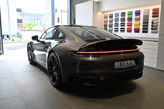 Porsche 911 Carrera 4 GTS 9 of 23