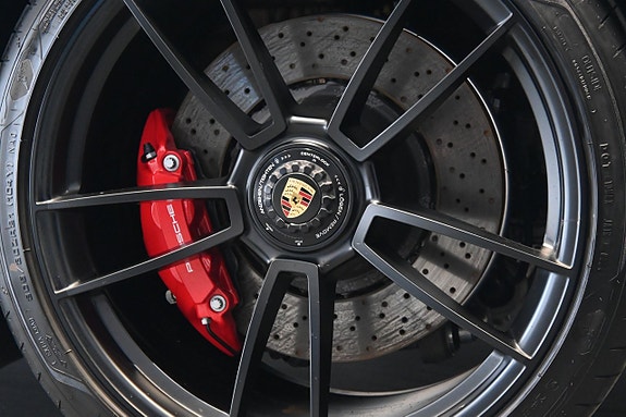 Porsche 911 Carrera 4 GTS 11 of 23