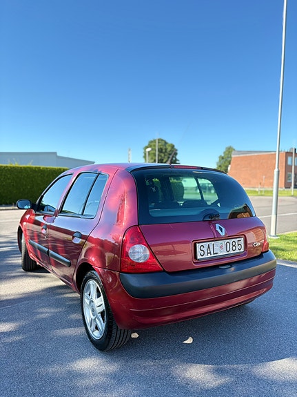 Renault Clio 2 of 5