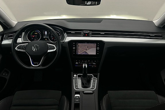 Volkswagen Passat 6 of 23