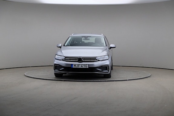 Volkswagen Passat 3 of 5