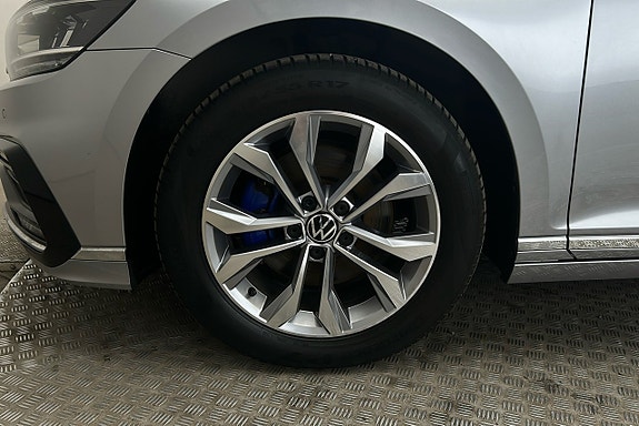 Volkswagen Passat 11 of 23