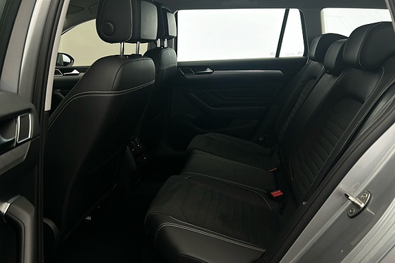 Volkswagen Passat 13 of 23