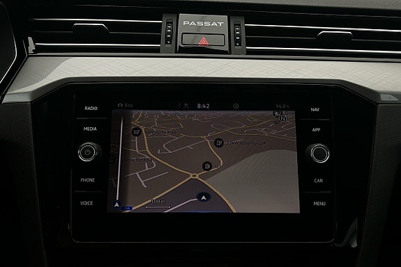 Volkswagen Passat 8 of 23