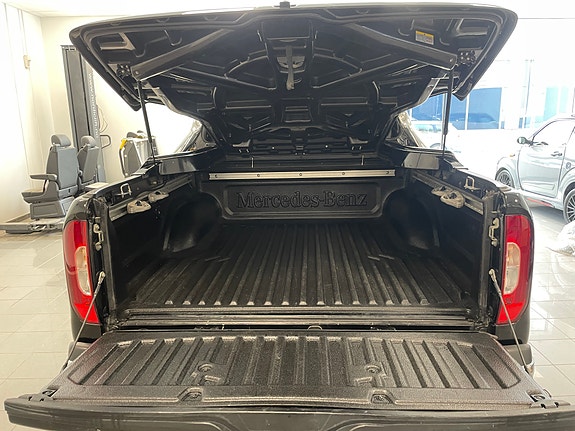 Mercedes-Benz X250 d 5 of 5