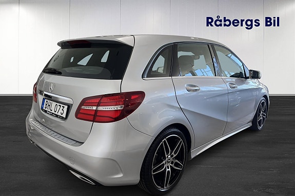 Mercedes-Benz B200 d 4 of 5