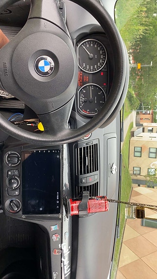 BMW 118d 4 of 7