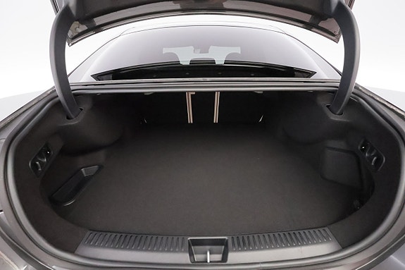 Mercedes-Benz E300 e 16 of 24
