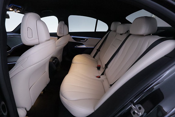 Mercedes-Benz E300 e 13 of 24
