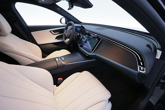 Mercedes-Benz E300 e 14 of 24