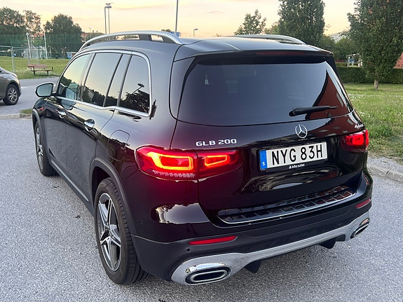 Mercedes-Benz GLB200 4 of 5
