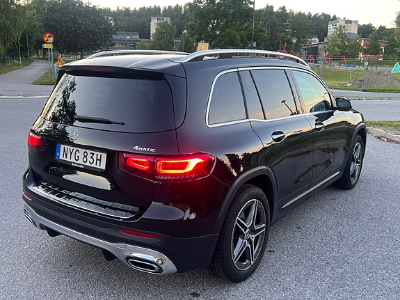 Mercedes-Benz GLB200 3 of 5