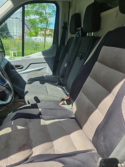 Ford Transit 2 of 5