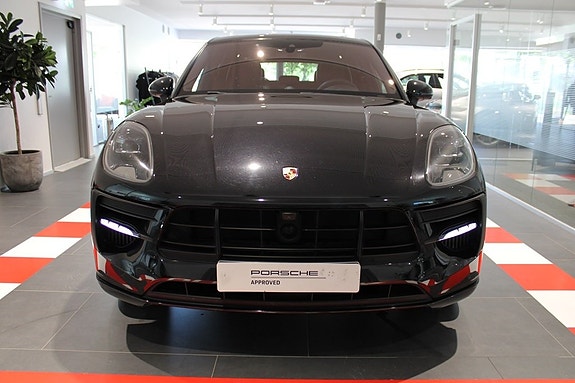 Porsche Macan GTS 3 of 5