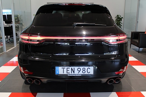 Porsche Macan GTS 4 of 5
