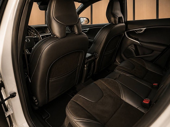 Volvo V40 6 of 11