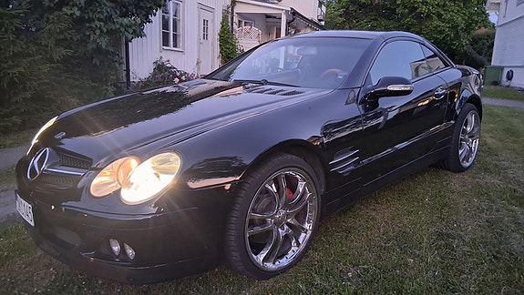 Mercedes-Benz SL500 3 of 5