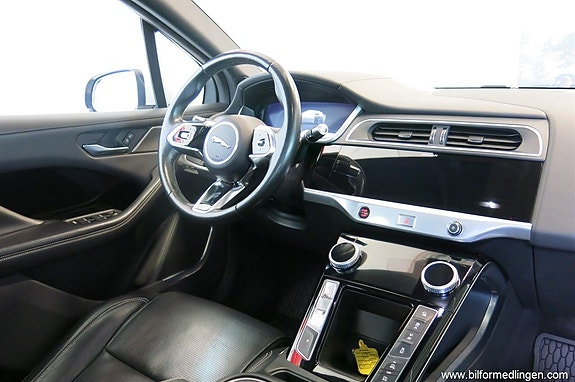 Jaguar I-PACE 9 of 17