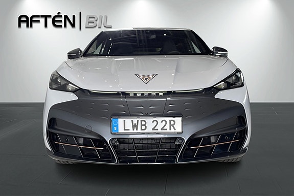 Cupra Tavascan 3 of 27