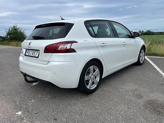 Peugeot 308 3 of 5