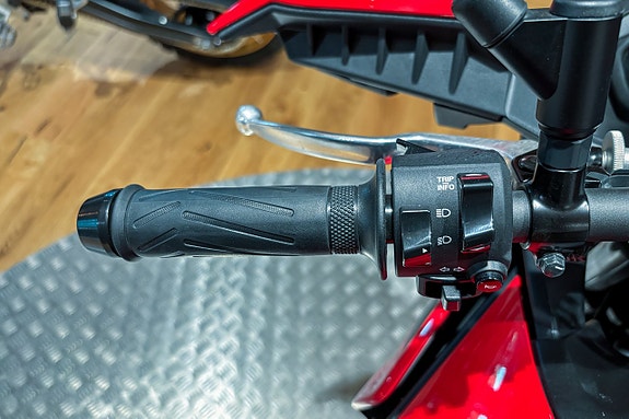 Yamaha Tracer 700 |ABS| Puig vindruta|Yamaha toppbox|SE BILDER & SPEC| 12 of 13