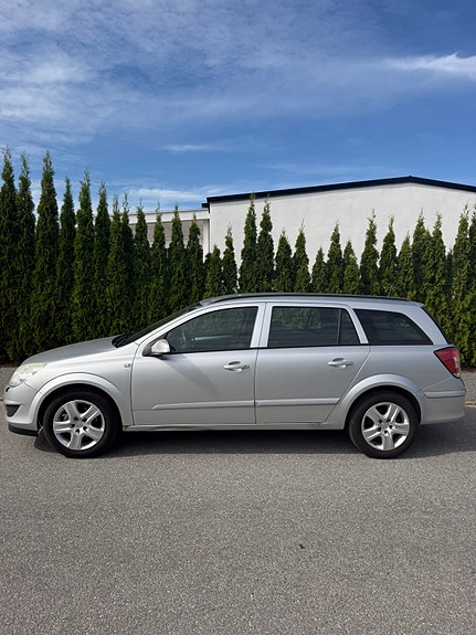 Opel Astra 2 of 5