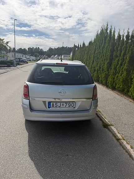 Opel Astra 4 of 5