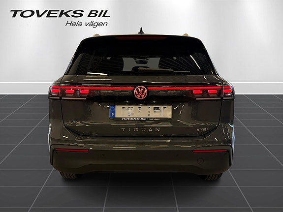 Volkswagen Tiguan 4 of 5