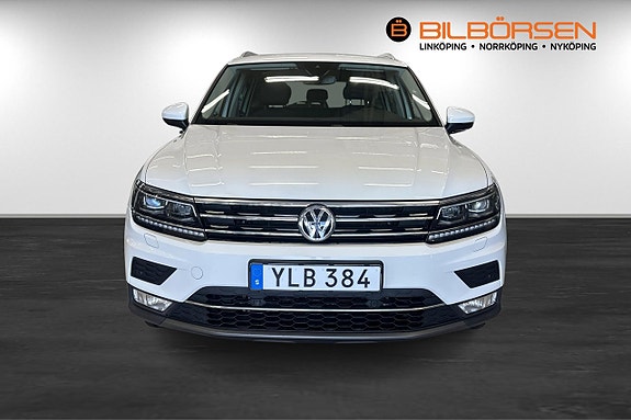 Volkswagen Tiguan 2 of 5