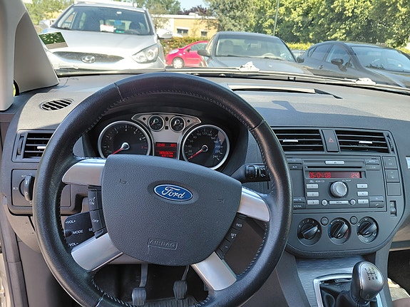 Ford C-Max 4 of 10