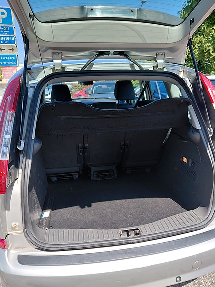 Ford C-Max 8 of 10