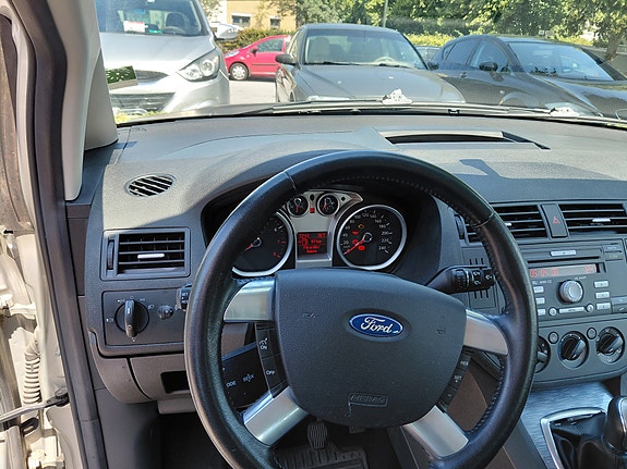 Ford C-Max 5 of 10