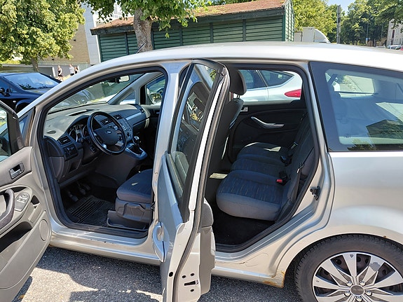 Ford C-Max 6 of 10